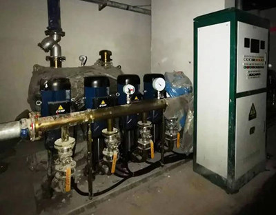 造成不锈钢水箱的坍塌的原因